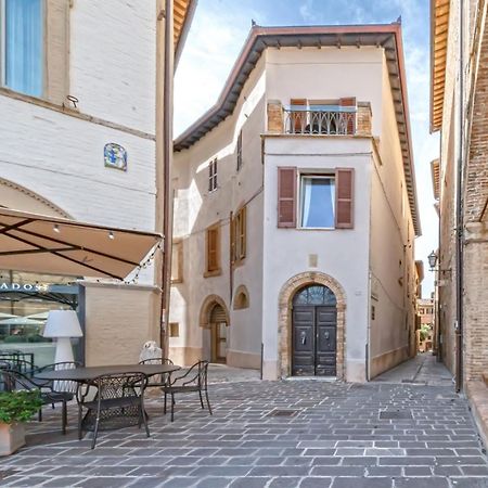 L'Angolo Di Zia Anna Montefalco Kültér fotó