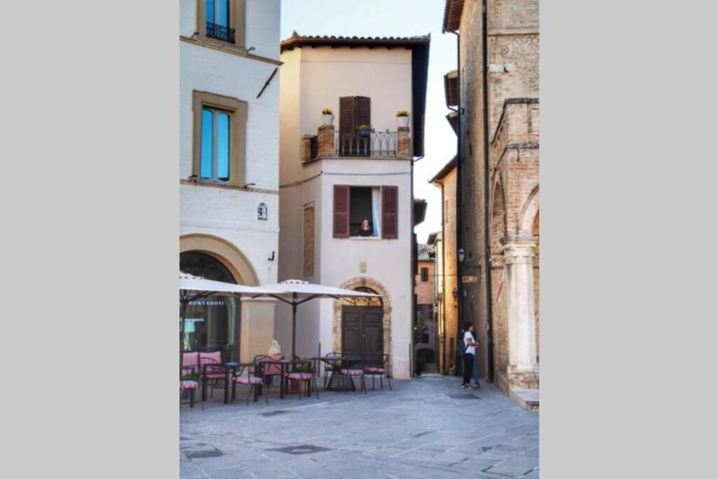 L'Angolo Di Zia Anna Montefalco Kültér fotó
